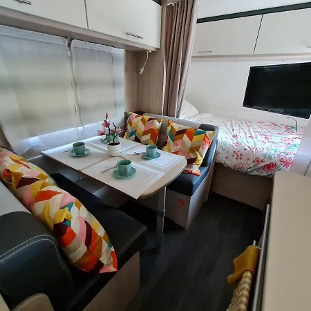 Campsite Caravane Tractable